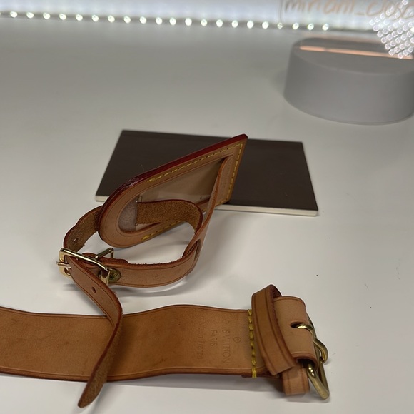 Louis Vuitton luggage the and belt - Picture 6 of 7